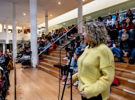 Am 21. Februar fand im Centre Céramique Maastricht unsere letzte große Doppellesung im Rahmen des „Euregio-Schüler-Literaturpreises“ 2019 mit Kirsten Gleinig und Stefan Hertmans statt. Fotos: © Jean-Pierre Geusens van Focuss22
