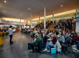 Am 21. Februar fand im Centre Céramique Maastricht unsere letzte große Doppellesung im Rahmen des „Euregio-Schüler-Literaturpreises“ 2019 mit Kirsten Gleinig und Stefan Hertmans statt. Fotos: © Jean-Pierre Geusens van Focuss22
